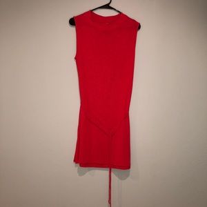 sleeveless, crew neck tunic